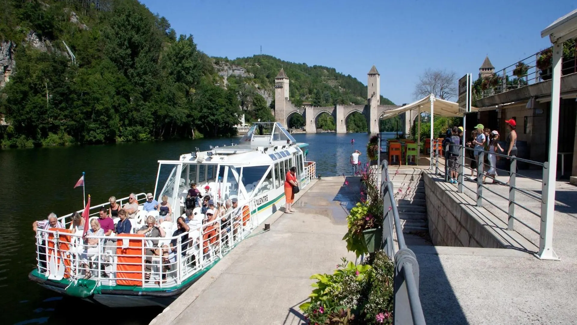 Holiday home Attractive Bungalow With A Terrace On A Hill In The Dordogne Mauroux