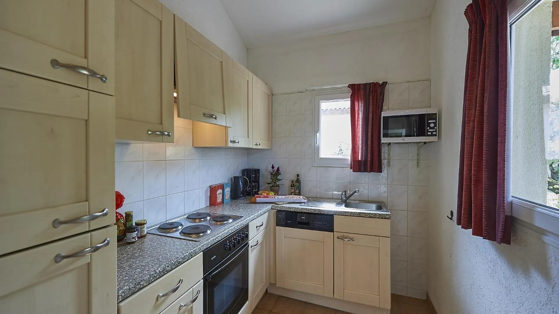 Σπίτι διακοπών Attractive Bungalow With A Terrace On A Hill In The Dordogne Mauroux